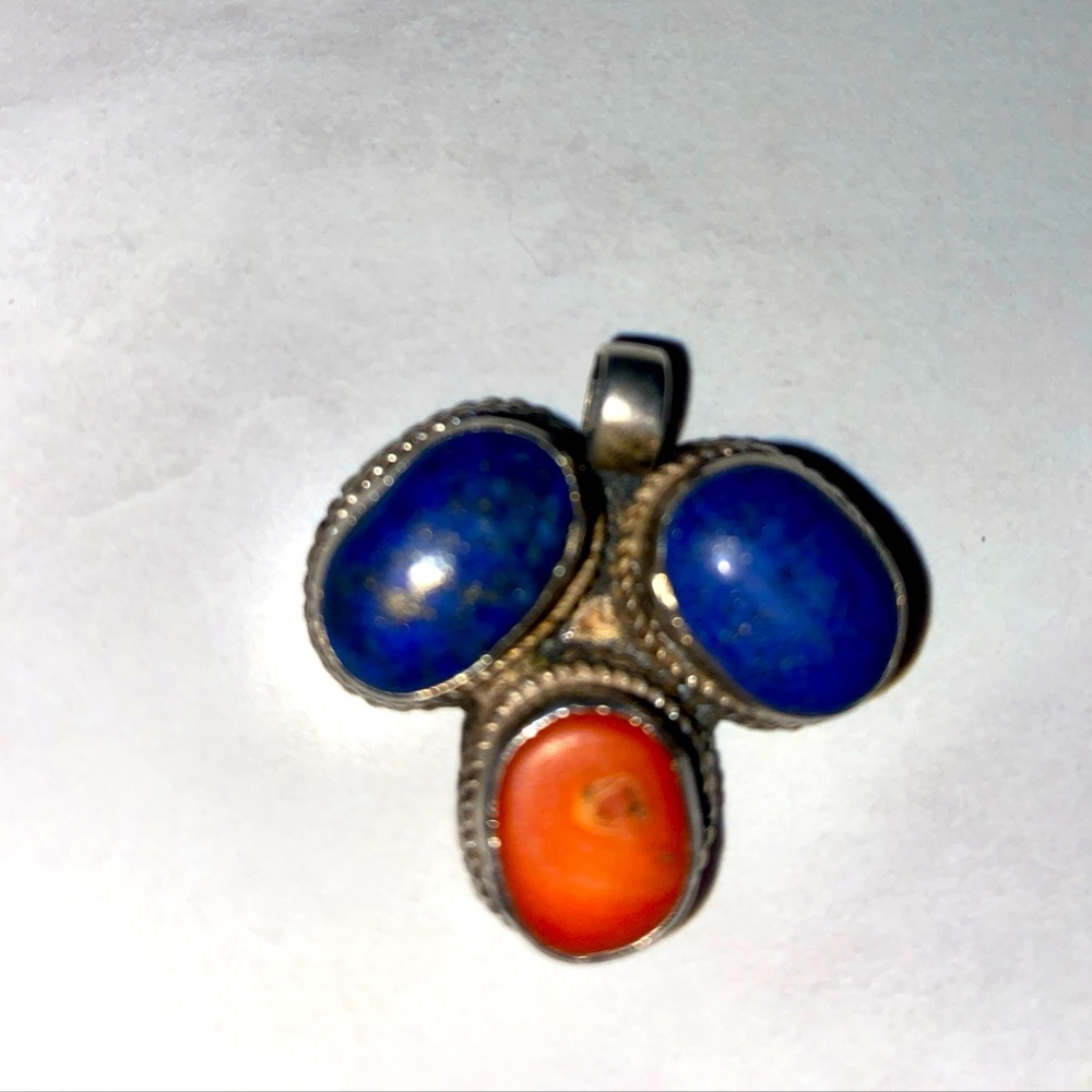 Vintage solid sterling 925 silver with real turquoise pendant red and blue 15g